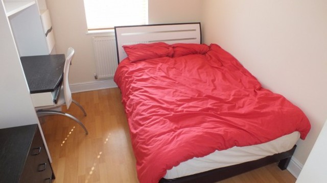  Image of 4 bedroom Terraced house to rent in Thornbury Avenue Weetwood Leeds LS16 at Thornbury Avenue  Leeds, LS16 5RN