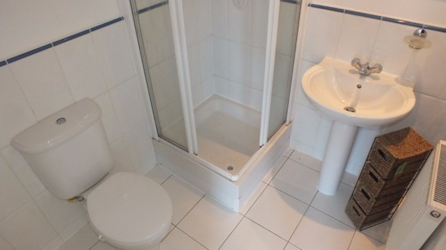  Image of 4 bedroom Terraced house to rent in Thornbury Avenue Weetwood Leeds LS16 at Thornbury Avenue  Leeds, LS16 5RN