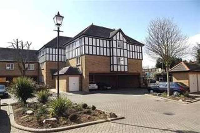  Image of 2 bedroom Flat to rent in Barnstaple Road Southend-on-Sea SS1 at Southend-on-Sea, SS1 3QH