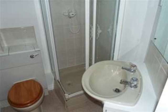  Image of 2 bedroom Flat to rent in Barnstaple Road Southend-on-Sea SS1 at Southend-on-Sea, SS1 3QH