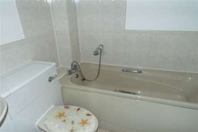  Image of 2 bedroom Flat to rent in Barnstaple Road Southend-on-Sea SS1 at Southend-on-Sea, SS1 3QH