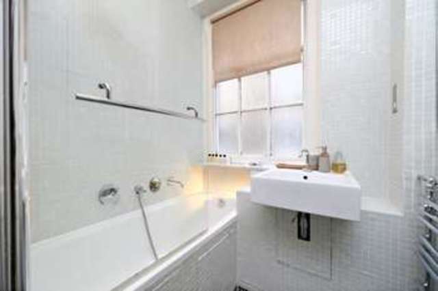  Image of 2 bedroom Flat to rent in Fulham Road London SW3 at Thurloe Court  Fulham Road, SW3 6SB