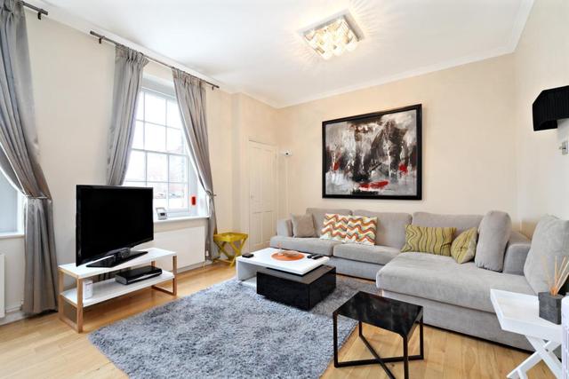  Image of 2 bedroom Flat to rent in Fulham Road London SW3 at Thurloe Court  Fulham Road, SW3 6SB
