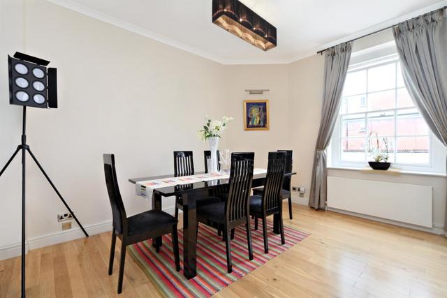  Image of 2 bedroom Flat to rent in Fulham Road London SW3 at Thurloe Court  Fulham Road, SW3 6SB
