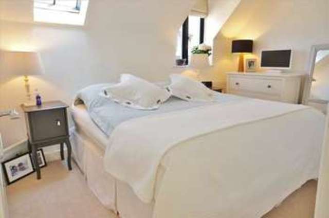  Image of 3 bedroom Terraced house for sale in Timsbury Court Steventon Abingdon OX13 at Steventon  Abingdon, OX13 6FB