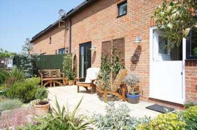 Image of 3 bedroom Terraced house for sale in Timsbury Court Steventon Abingdon OX13 at Steventon  Abingdon, OX13 6FB