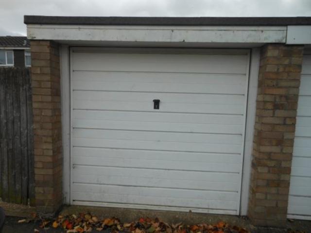  Image of Detached house to rent in Totnes Close Bedford MK40 at Devon Park Bedford Bedford, MK40 3AX