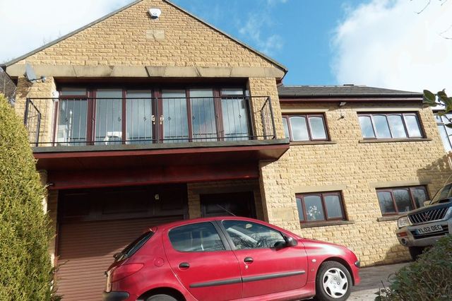  Image of 4 bedroom Detached house to rent in Tower Gardens Halifax HX2 at Tower Gardens  Halifax, HX2 7EN