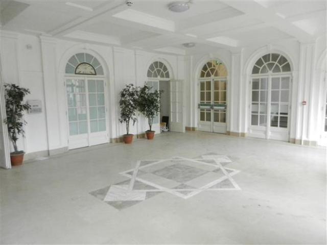  Image of 2 bedroom Apartment to rent in Brighton Road Purley CR8 at Purley, CR8 4EX
