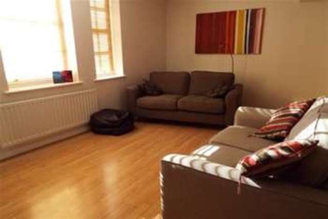  Image of 2 bedroom Flat to rent in Tuke Grove Wakefield WF1 at Wakefield, WF1 4AF
