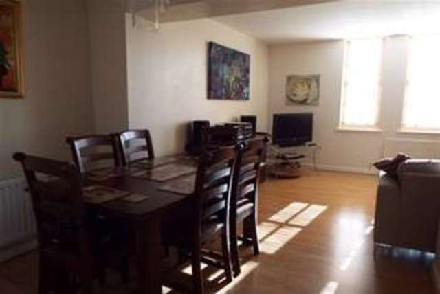  Image of 2 bedroom Flat to rent in Tuke Grove Wakefield WF1 at Wakefield, WF1 4AF