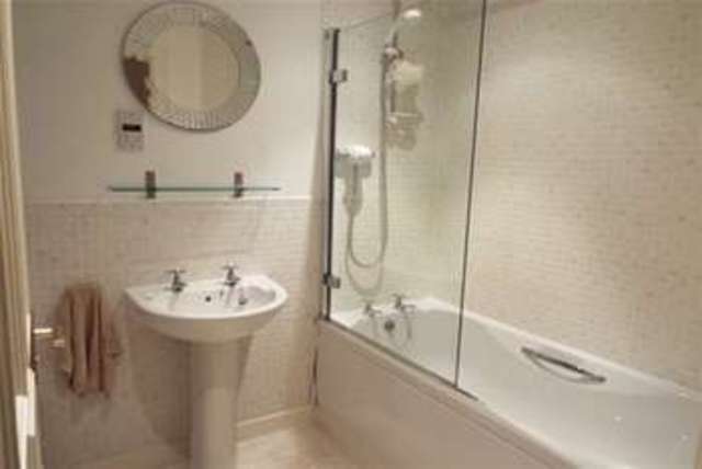  Image of 2 bedroom Flat to rent in Tuke Grove Wakefield WF1 at Wakefield, WF1 4AF