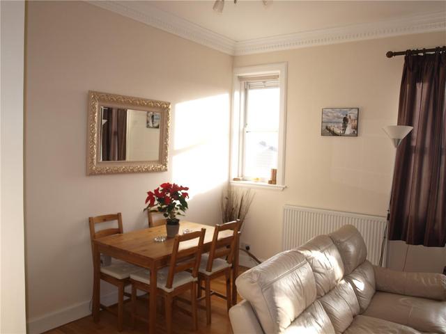  Image of 2 bedroom Flat to rent in Union Road Broxburn EH52 at Broxburn West Lothian West Lothian, EH52 6HR
