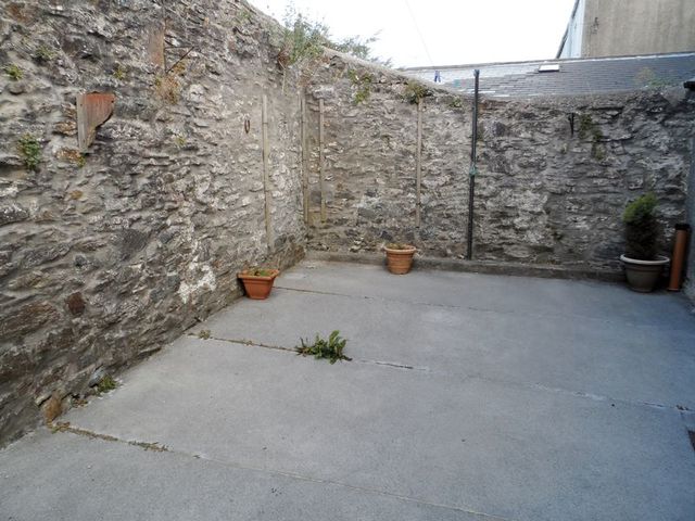  Image of 5 bedroom Property to rent in Union Street Carmarthen SA31 at Union Street  Carmarthen, SA31 3DE