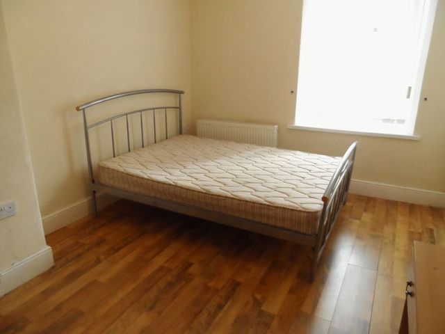  Image of 5 bedroom Property to rent in Union Street Carmarthen SA31 at Union Street  Carmarthen, SA31 3DE