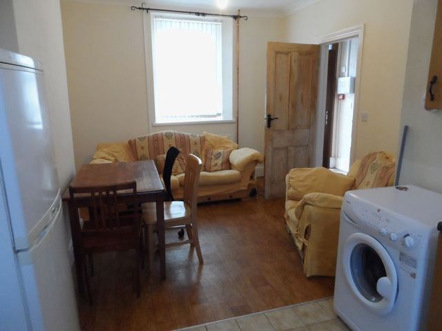  Image of 5 bedroom Property to rent in Union Street Carmarthen SA31 at Union Street  Carmarthen, SA31 3DE