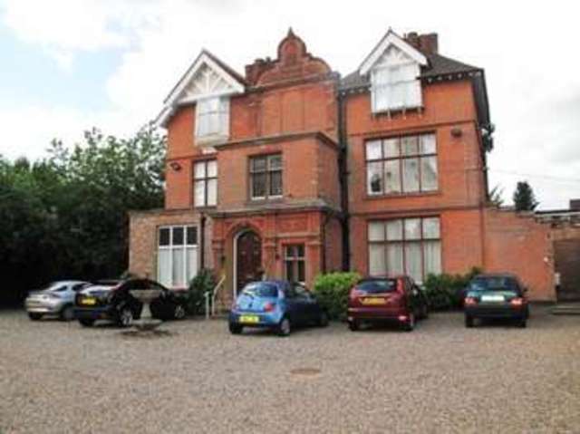  Image of 2 bedroom Flat to rent in The Street Brundall Norwich NR13 at Brundall Norwich Norfolk, NR13 5JY