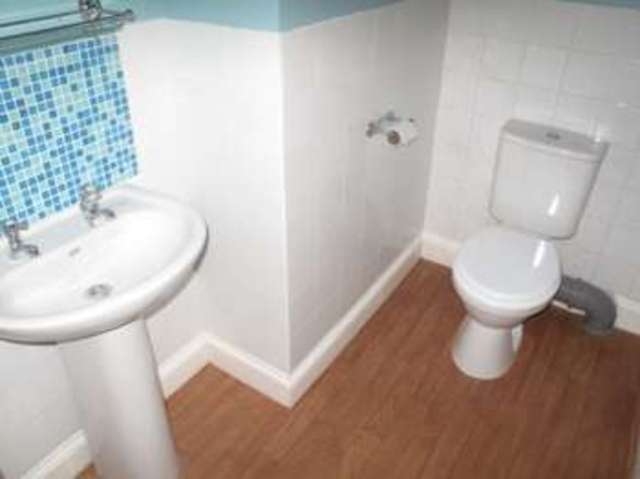  Image of 2 bedroom Flat to rent in The Street Brundall Norwich NR13 at Brundall Norwich Norfolk, NR13 5JY