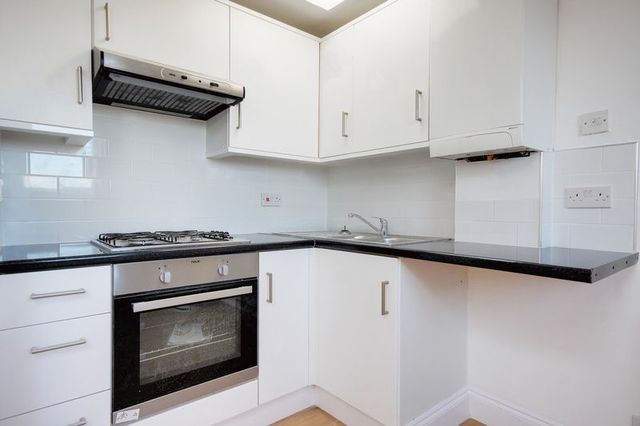  Image of 1 bedroom Flat for sale in Upper Clapton Road London E5 at Upper Clapton Road  Hackney, E5 8BQ