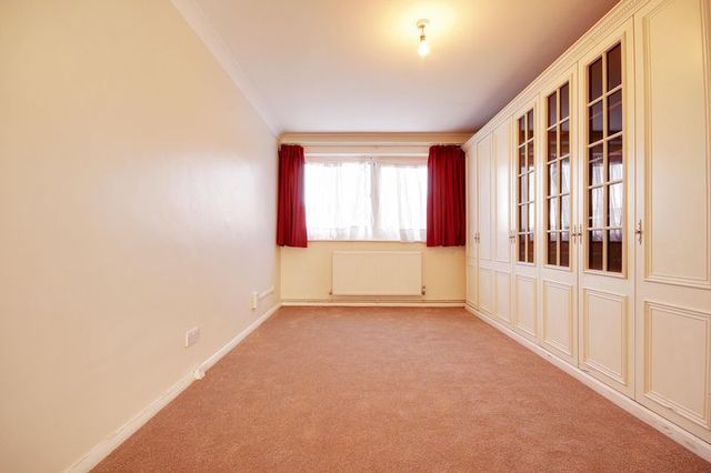  Image of 2 bedroom Flat for sale in Upper Clapton Road London E5 at Upper Clapton Road  Hackney, E5 9DS