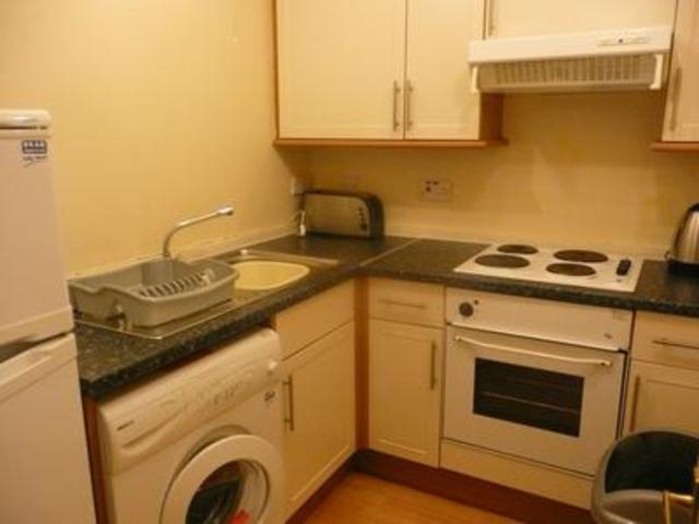  Image of 2 bedroom Flat to rent in Upper Grove Place Edinburgh EH3 at Upper Grove Place  Edinburgh, EH3 8AU