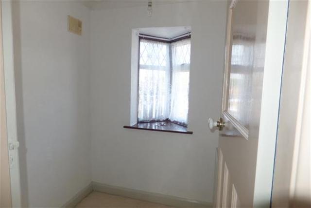  Image of 3 bedroom Semi-Detached house to rent in Valley Road Solihull B92 at Olton, B92 9AA