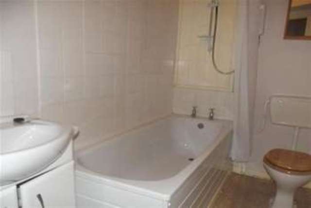  Image of 2 bedroom Flat to rent in Victoria Centre Nottingham NG1 at Nottingham, NG1 3PN