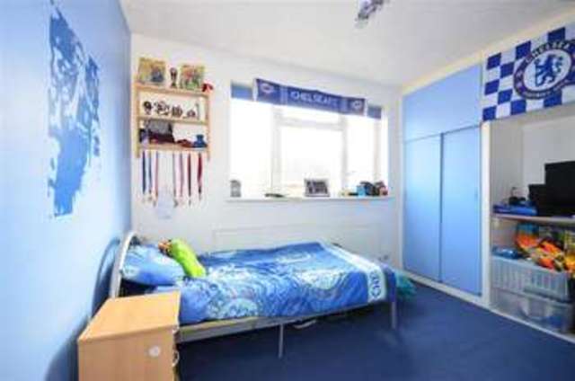  Image of 3 bedroom Terraced house for sale in Victoria Road Chatham ME4 at Chatham Kent Chatham, ME4 5EU