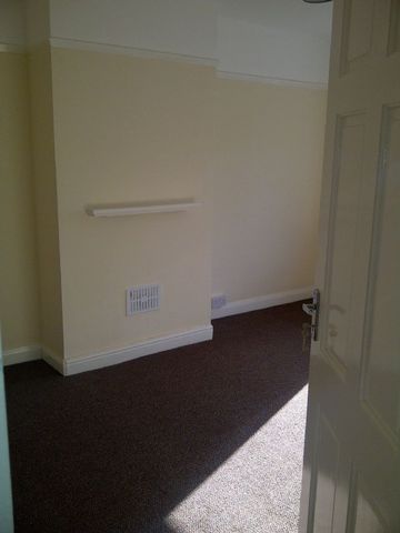 Image of 3 bedroom Semi-Detached house to rent in Walter Road Smethwick B67 at Walter Road Smethwick Birmingham, B67 7NP