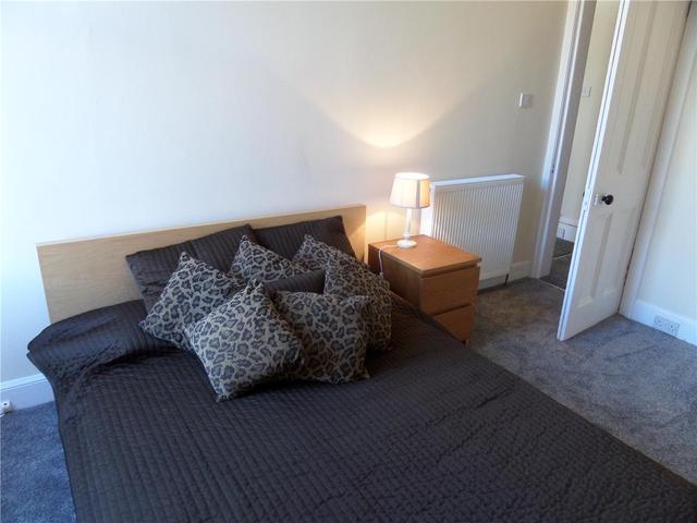  Image of 3 bedroom Flat to rent in Warrender Park Road Edinburgh EH9 at Marchmont Edinburgh Edinburgh, EH9 1ET