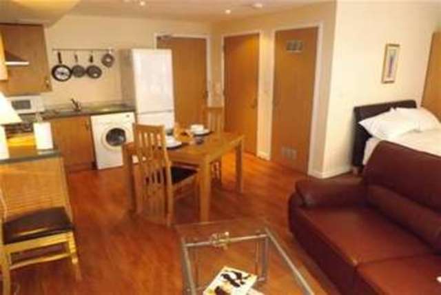  Image of Studio flat to rent in Cathedral Walk Bristol BS1 at Bristol, BS1 5LW