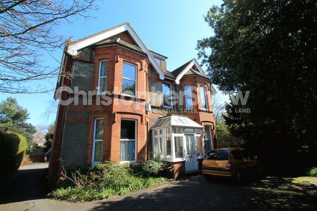 Image of 1 bedroom Flat for sale in Wellington Road Bournemouth BH8 at Wellington Road  Bournemouth, BH8 8JH