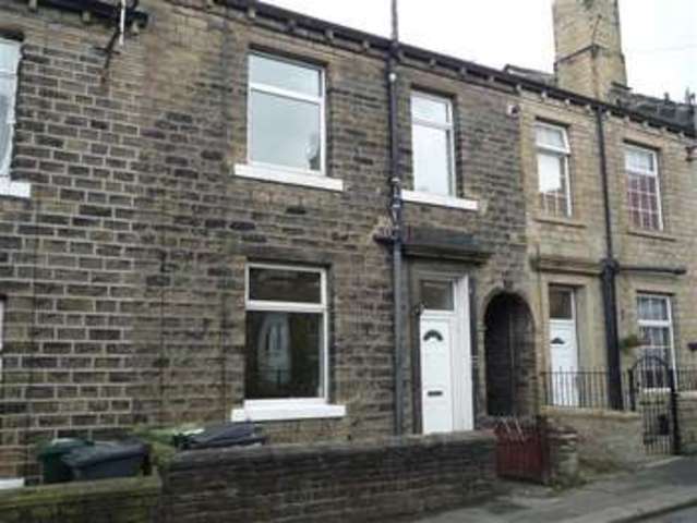  Image of 2 bedroom Terraced house to rent in Wellington Street Lindley Huddersfield HD3 at Quarmby, HD3 3EP