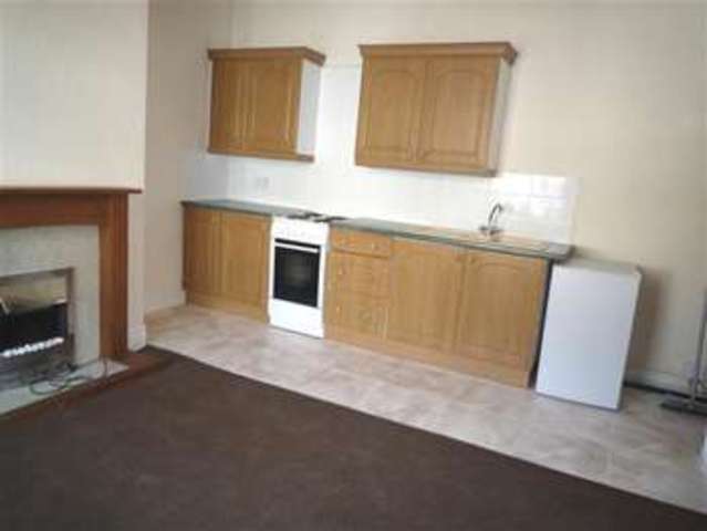  Image of 2 bedroom Terraced house to rent in Wellington Street Lindley Huddersfield HD3 at Quarmby, HD3 3EP