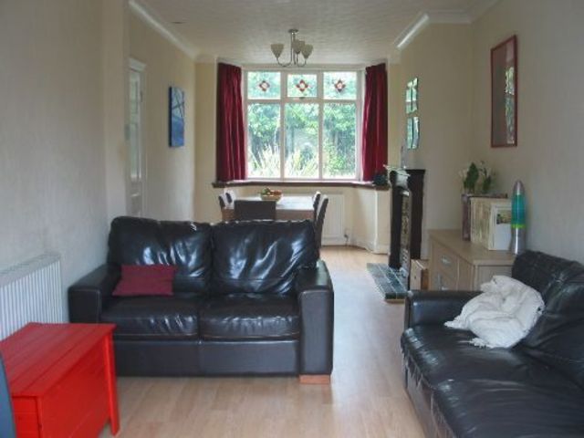  Image of 3 bedroom House Share to rent in Weoley Avenue Selly Oak Birmingham B29 at Selly Oak West Midlands Selly Oak, B29 6PP