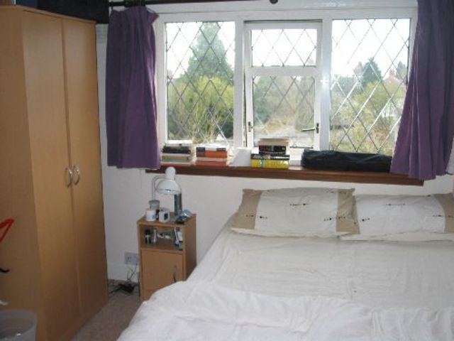  Image of 3 bedroom House Share to rent in Weoley Avenue Selly Oak Birmingham B29 at Selly Oak West Midlands Selly Oak, B29 6PP