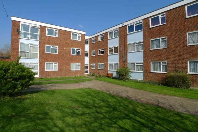  Image of 2 bedroom Flat for sale in Wessex Drive Erith DA8 at Wessex Drive  Erith, DA8 3AH