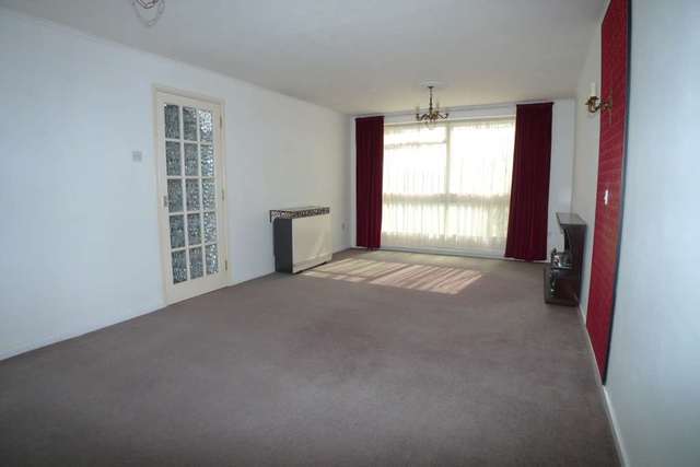  Image of 2 bedroom Flat for sale in Wessex Drive Erith DA8 at Wessex Drive  Erith, DA8 3AH