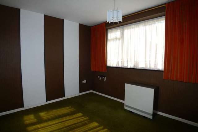  Image of 2 bedroom Flat for sale in Wessex Drive Erith DA8 at Wessex Drive  Erith, DA8 3AH