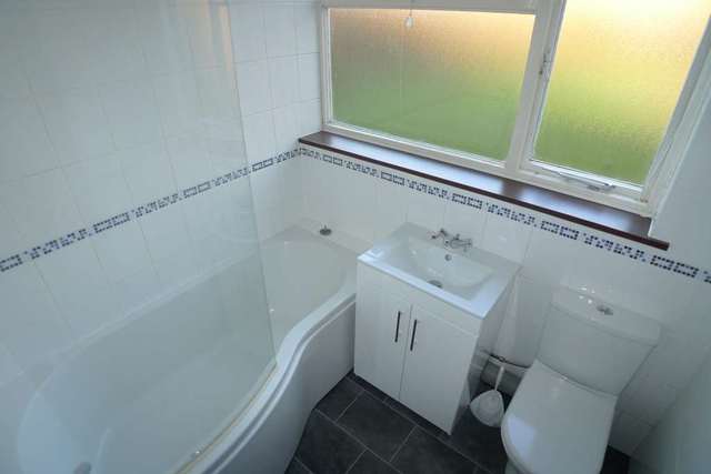  Image of 2 bedroom Flat for sale in Wessex Drive Erith DA8 at Wessex Drive  Erith, DA8 3AH