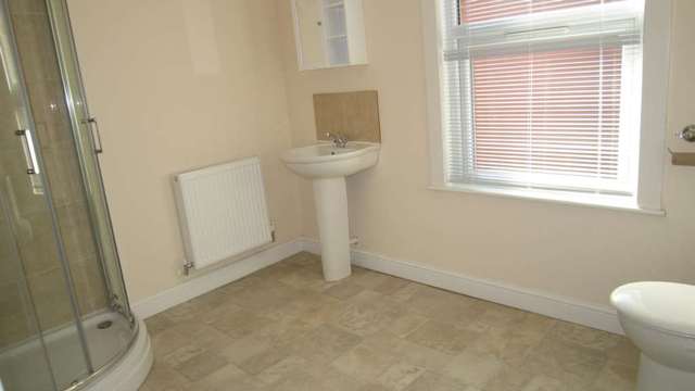  Image of 1 bedroom Studio flat to rent in West Parade Lincoln LN1 at West Parade  Lincoln, LN1 1QS