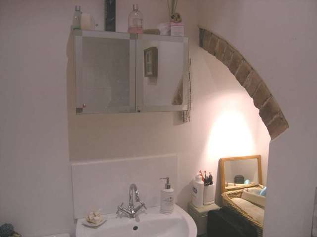  Image of 2 bedroom Terraced house to rent in West Street Coggeshall Colchester CO6 at West Street Coggeshall Colchester, CO6 1NS