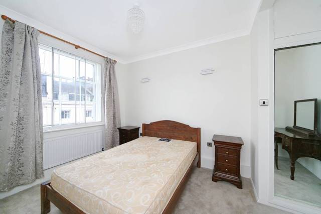  Image of 3 bedroom Flat to rent in Westbourne Street London W2 at Westbourne Street  London, W2 2TZ