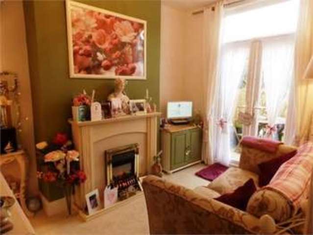  Image of 1 bedroom Apartment for sale in Westcliff Park Drive Westcliff-on-Sea SS0 at Westcliff park drive Westcliff on sea Prittlewell, SS0 9LP