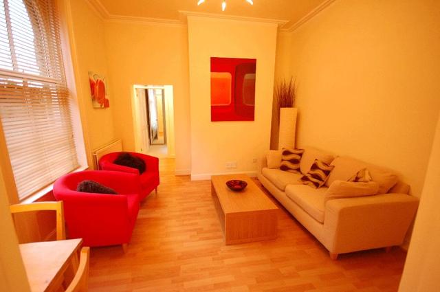  Image of 2 bedroom Property to rent in Western Elms Avenue Reading RG30 at Western Elms Avenue Reading Reading, RG30 2AL