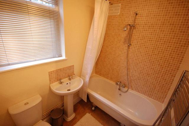  Image of 2 bedroom Property to rent in Western Elms Avenue Reading RG30 at Western Elms Avenue Reading Reading, RG30 2AL