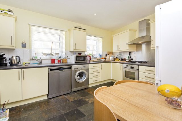  Image of 2 bedroom Flat for sale in Wetherell Road London E9 at South Hackney London Victoria Park, E9 7DB