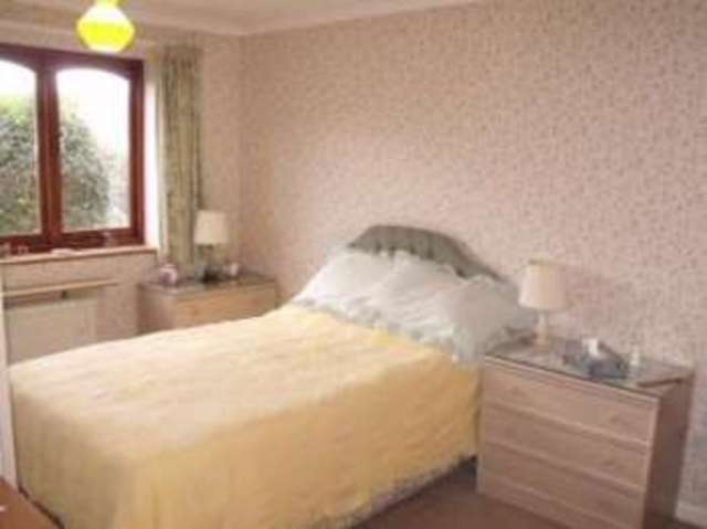  Image of 2 bedroom Bungalow for sale in Nightingale Drive Weymouth DT3 at Weymouth Dorset Broadwey, DT3 5SU
