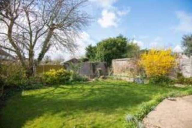  Image of 3 bedroom Bungalow for sale in Wheelers Close Nazeing Waltham Abbey EN9 at Nazeing Waltham Abbey Lower Nazeing, EN9 2RA