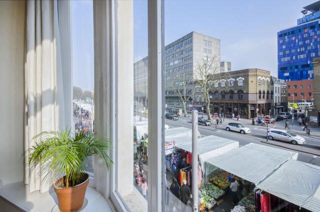  Image of 2 bedroom Apartment to rent in Whitechapel Road London E1 at London, E1 1BY